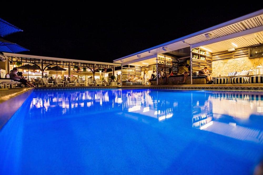 Rambutan Resort Таунсвилл Экстерьер фото